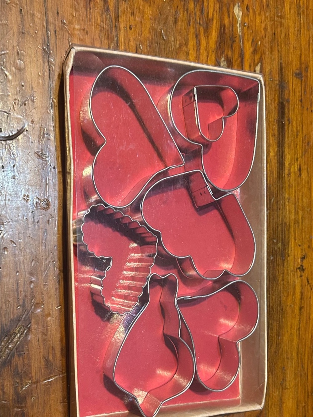 Wilton metal cookie cutter set 7 heart Valentine’s day